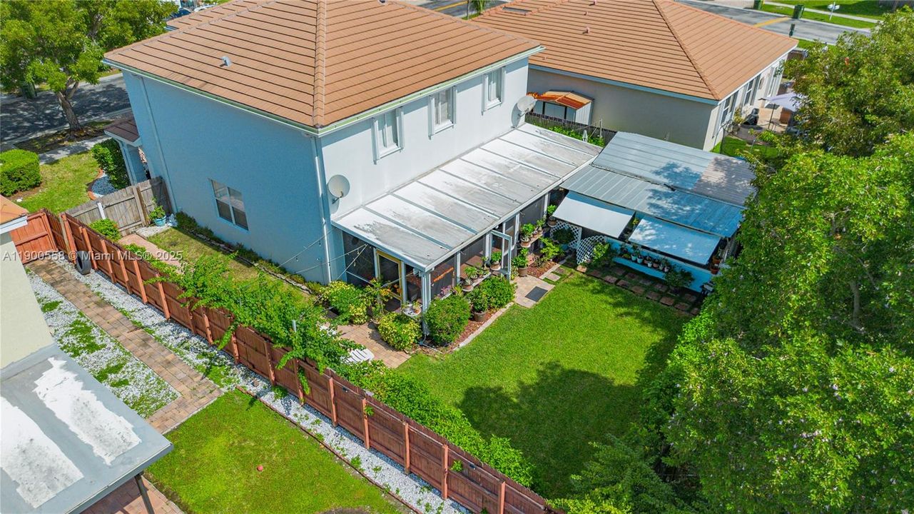 For Sale: $595,000 (5 beds, 2 baths, 2380 Square Feet)