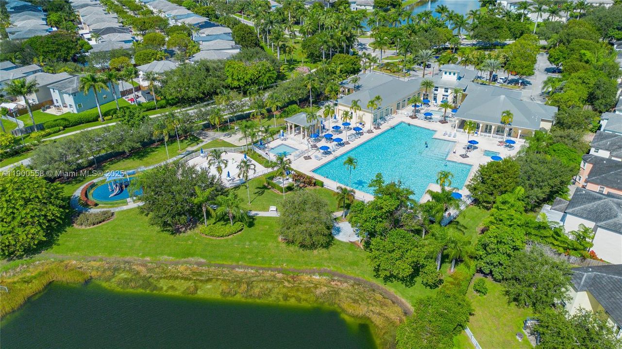 For Sale: $595,000 (5 beds, 2 baths, 2380 Square Feet)