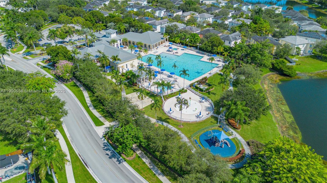 For Sale: $595,000 (5 beds, 2 baths, 2380 Square Feet)