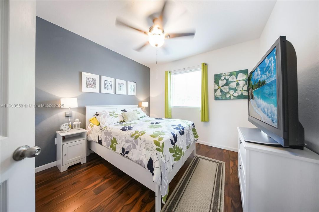 For Sale: $595,000 (5 beds, 2 baths, 2380 Square Feet)