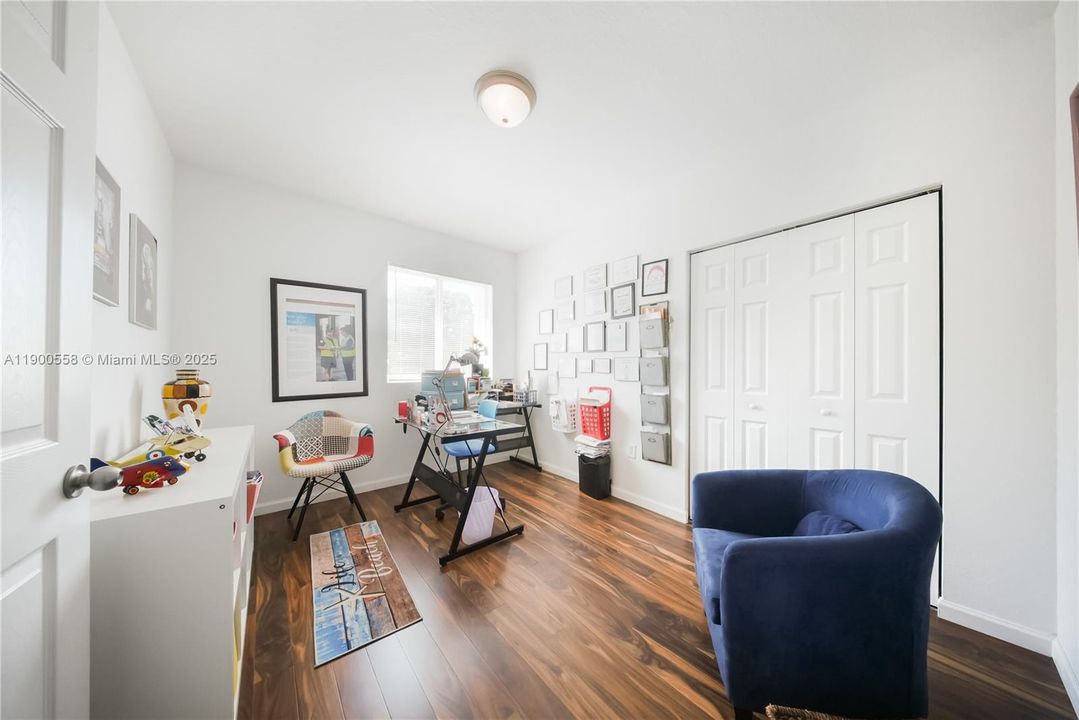 For Sale: $595,000 (5 beds, 2 baths, 2380 Square Feet)