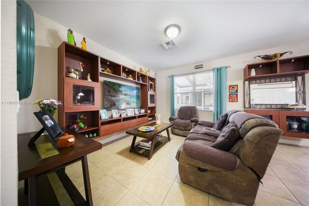 For Sale: $595,000 (5 beds, 2 baths, 2380 Square Feet)