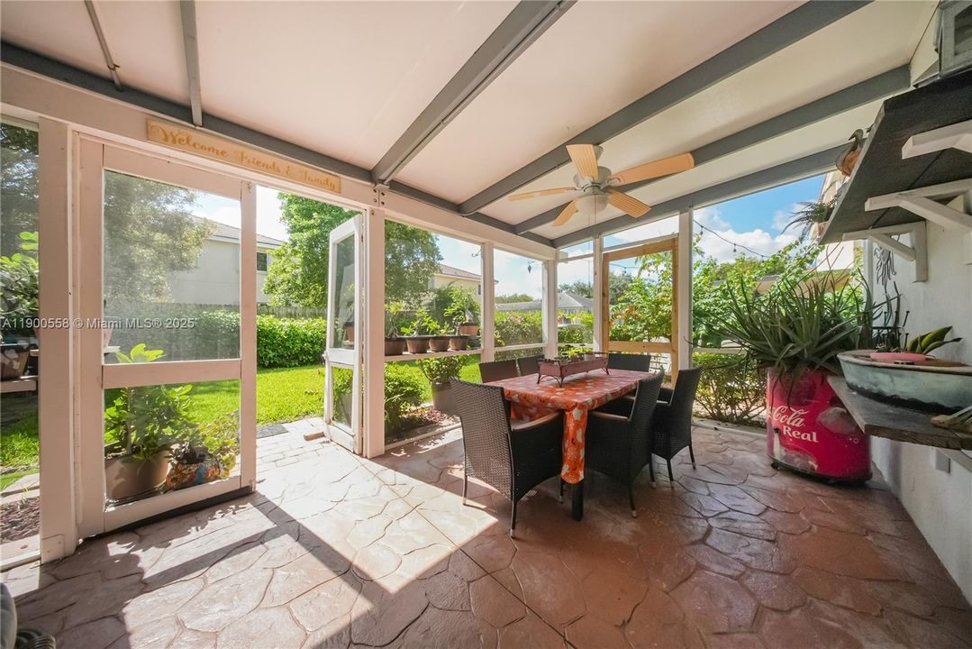 For Sale: $595,000 (5 beds, 2 baths, 2380 Square Feet)