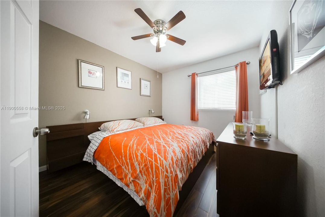 For Sale: $595,000 (5 beds, 2 baths, 2380 Square Feet)