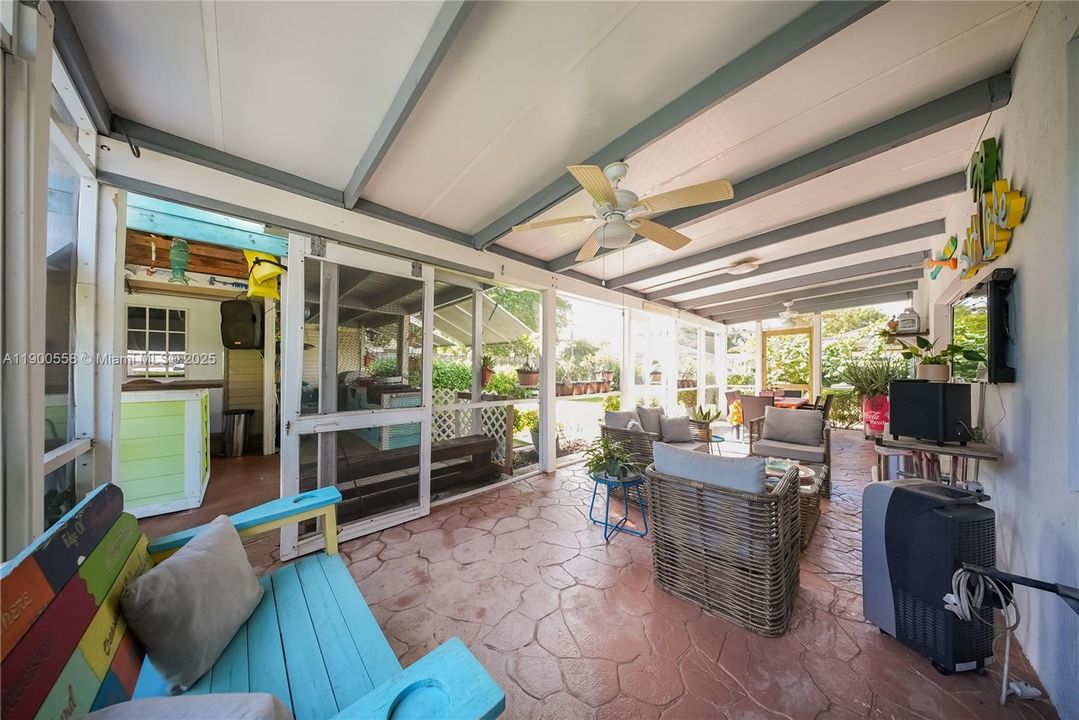 For Sale: $595,000 (5 beds, 2 baths, 2380 Square Feet)