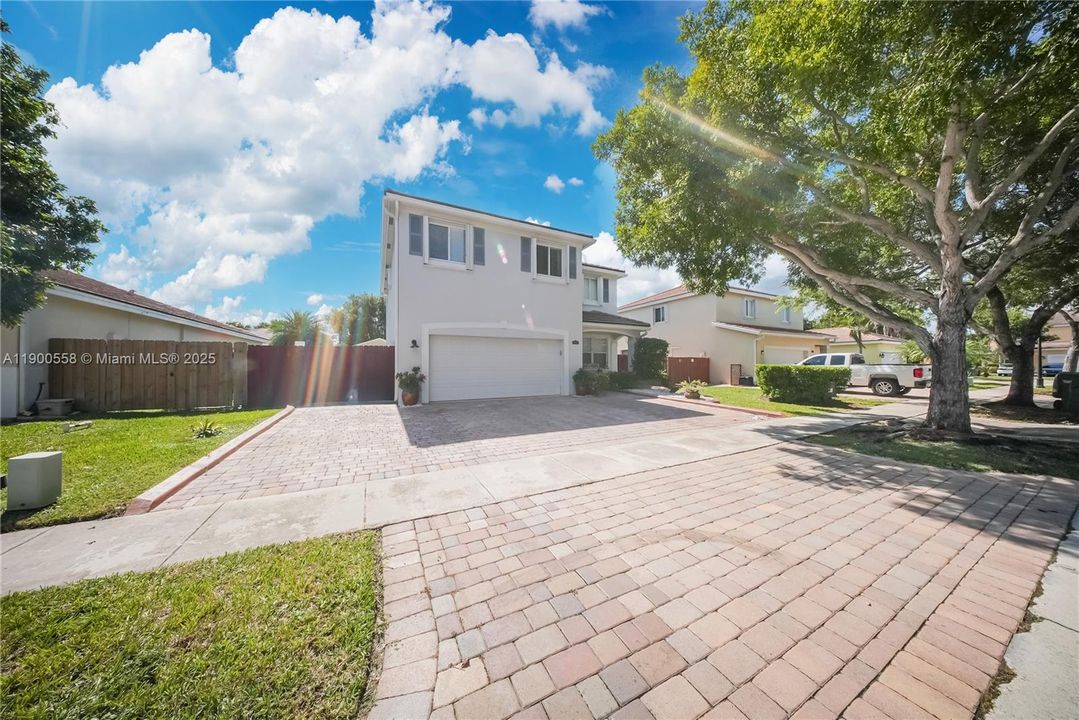 For Sale: $595,000 (5 beds, 2 baths, 2380 Square Feet)