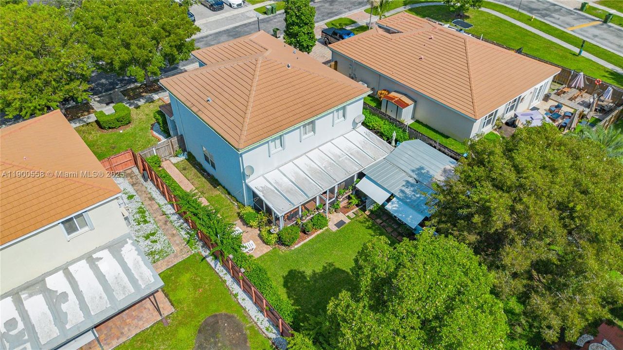 For Sale: $595,000 (5 beds, 2 baths, 2380 Square Feet)