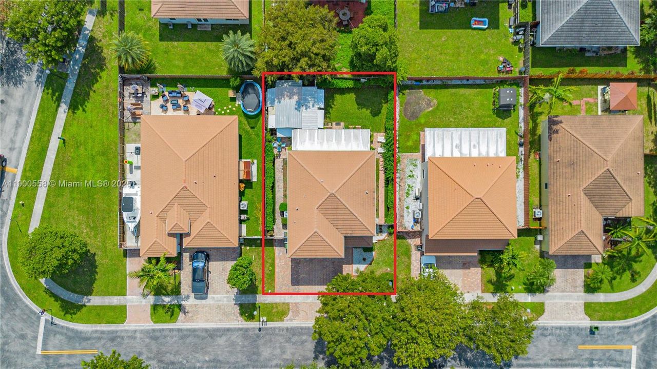 For Sale: $595,000 (5 beds, 2 baths, 2380 Square Feet)