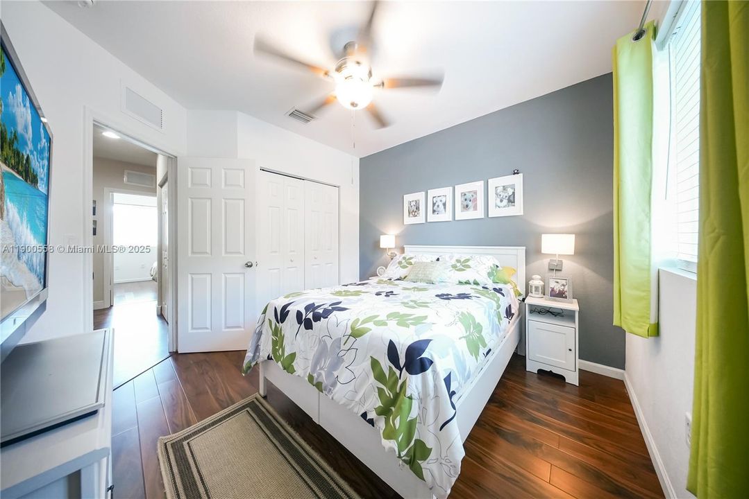 For Sale: $595,000 (5 beds, 2 baths, 2380 Square Feet)