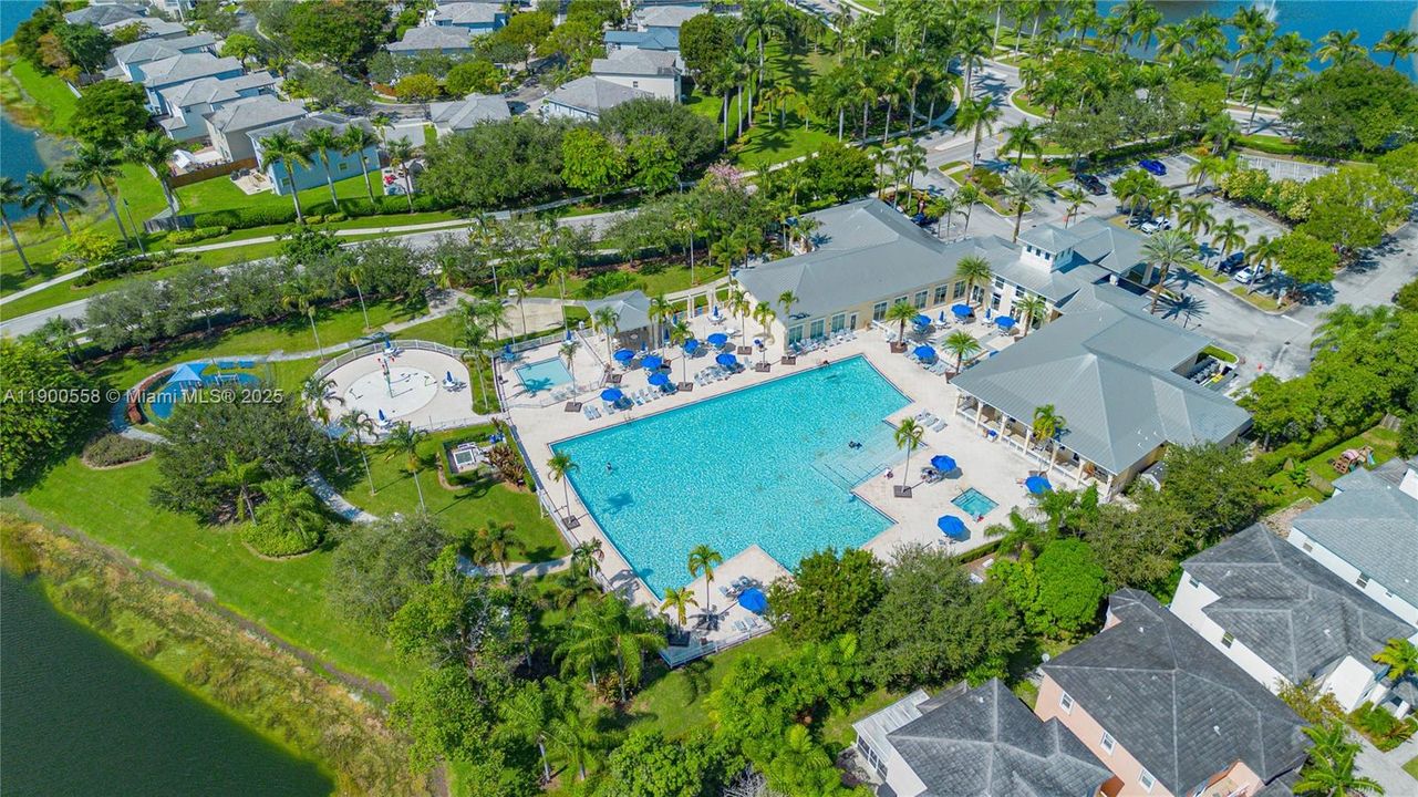 For Sale: $595,000 (5 beds, 2 baths, 2380 Square Feet)