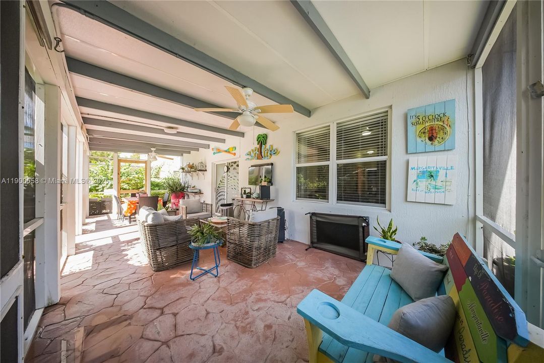 For Sale: $595,000 (5 beds, 2 baths, 2380 Square Feet)