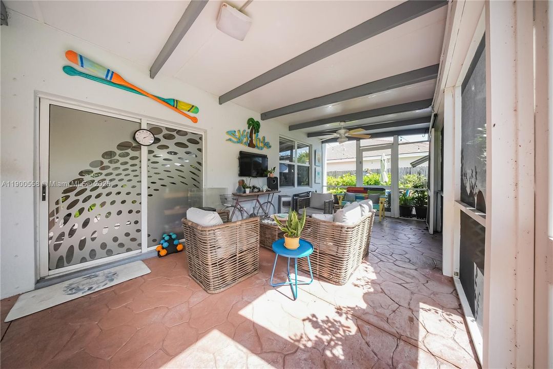 For Sale: $595,000 (5 beds, 2 baths, 2380 Square Feet)