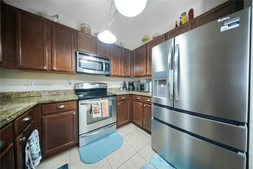 For Sale: $595,000 (5 beds, 2 baths, 2380 Square Feet)