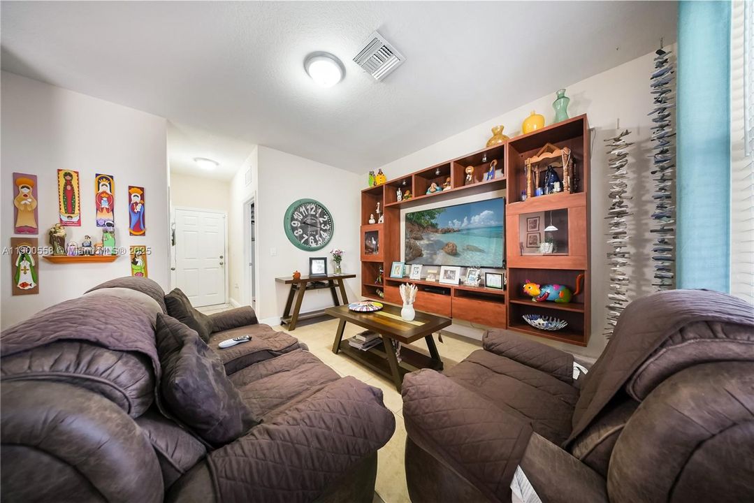 For Sale: $595,000 (5 beds, 2 baths, 2380 Square Feet)