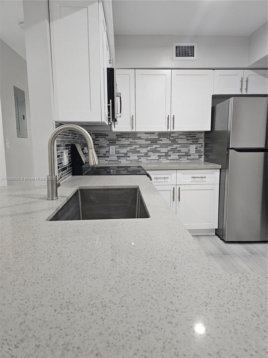 Recently Rented: $3,850 (3 beds, 2 baths, 1083 Square Feet)