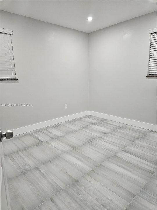 Recently Rented: $3,850 (3 beds, 2 baths, 1083 Square Feet)