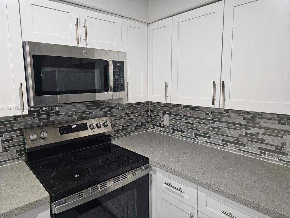 Recently Rented: $3,850 (3 beds, 2 baths, 1083 Square Feet)