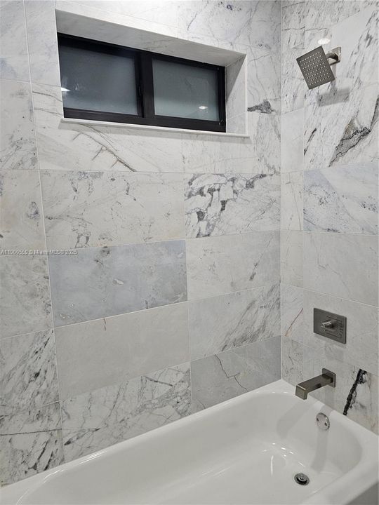 Recently Rented: $3,850 (3 beds, 2 baths, 1083 Square Feet)