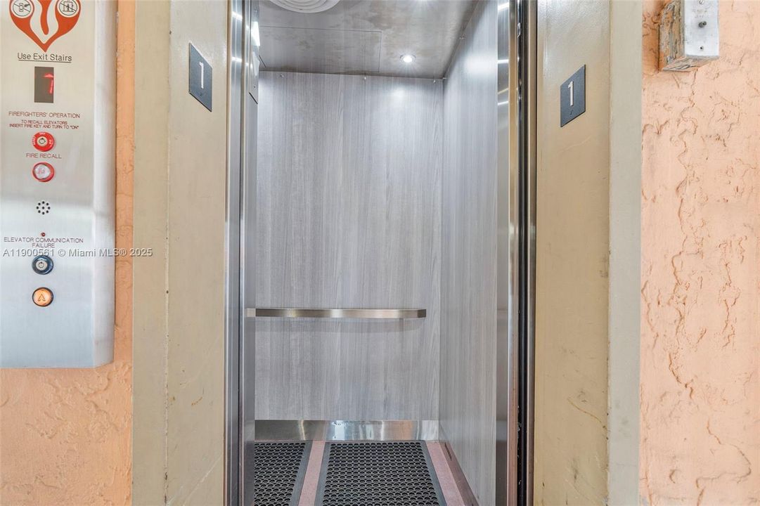 For Rent: $2,200 (2 beds, 1 baths, 980 Square Feet)