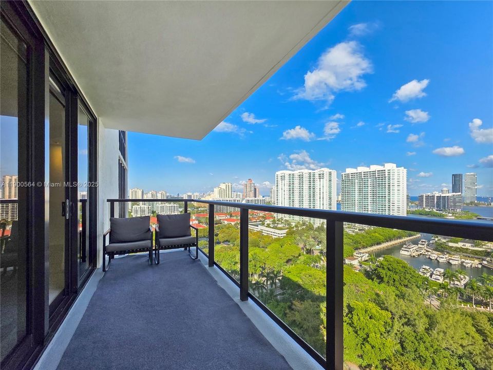 Recently Rented: $3,100 (2 beds, 2 baths, 1360 Square Feet)