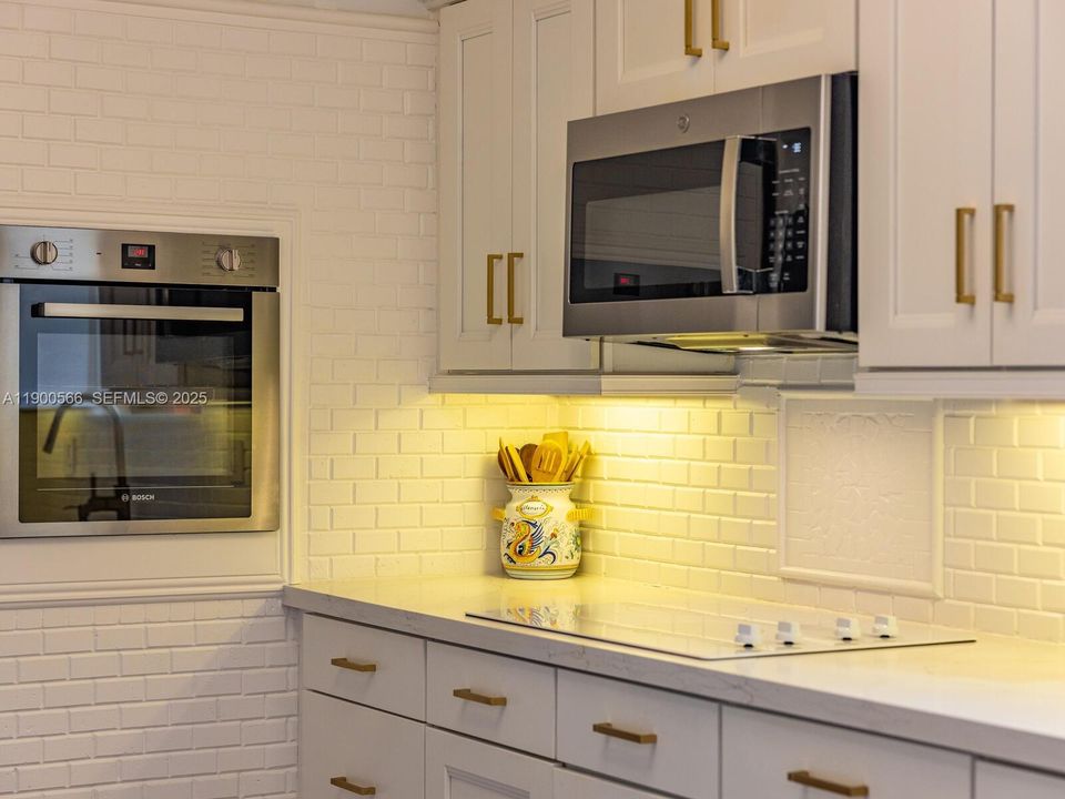 На продажу: $1,398,000 (2 спален, 2 ванн, 1265 Квадратных фут)