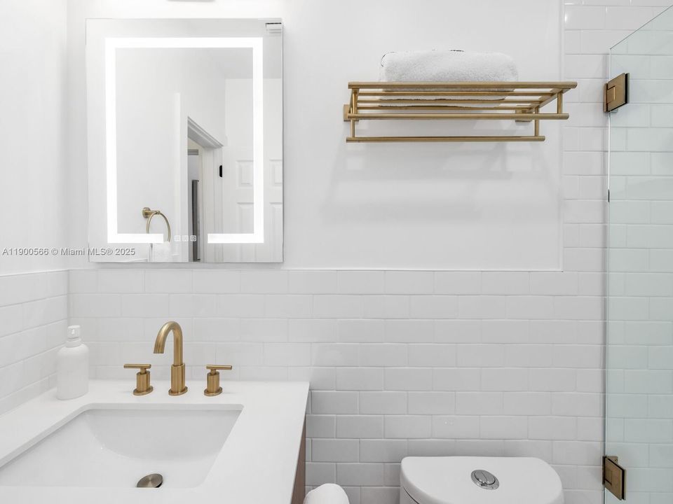 На продажу: $1,398,000 (2 спален, 2 ванн, 1265 Квадратных фут)