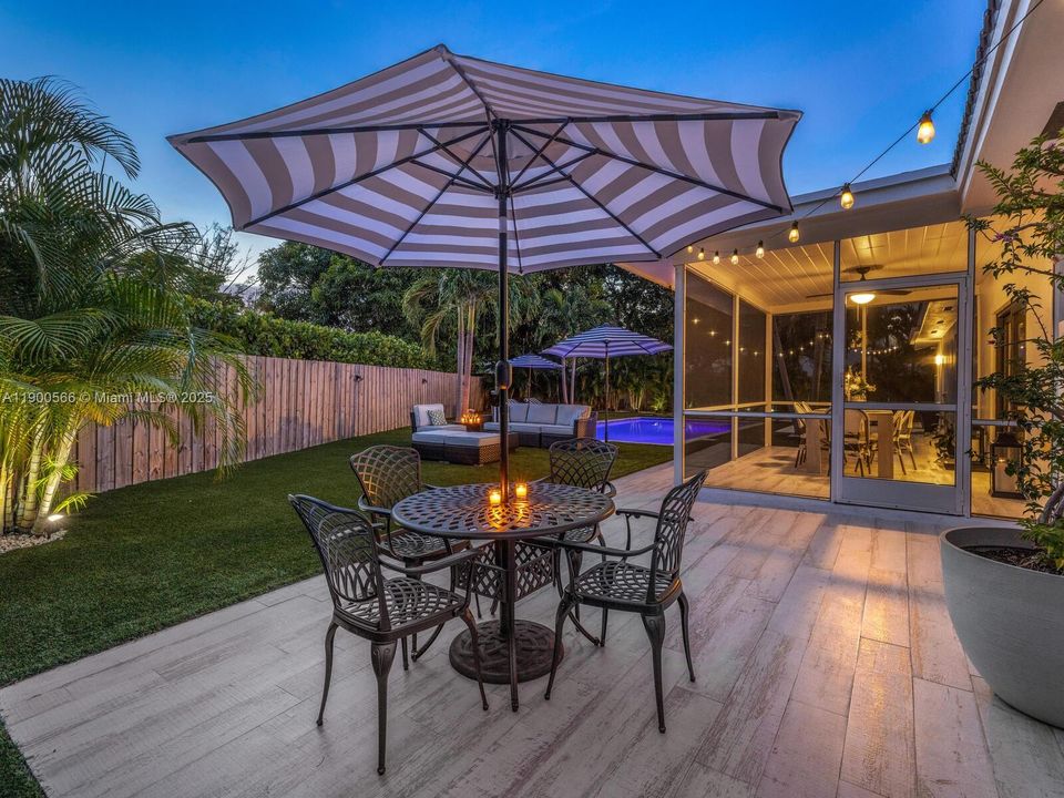 На продажу: $1,398,000 (2 спален, 2 ванн, 1265 Квадратных фут)