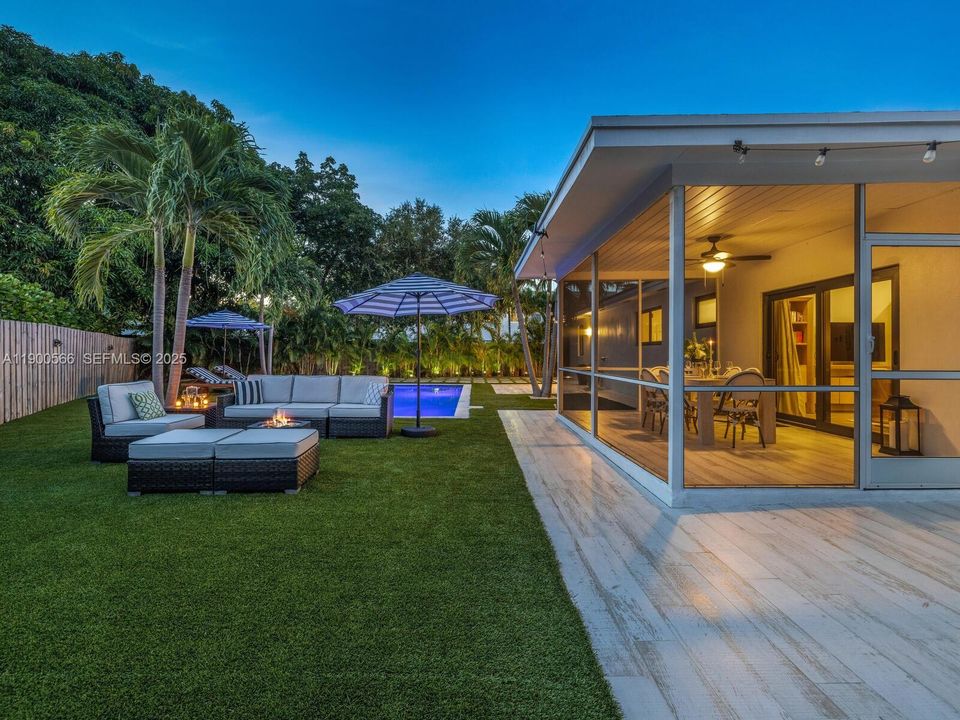 На продажу: $1,398,000 (2 спален, 2 ванн, 1265 Квадратных фут)