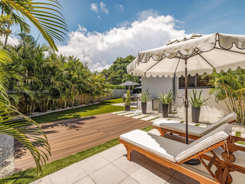 На продажу: $1,398,000 (2 спален, 2 ванн, 1265 Квадратных фут)