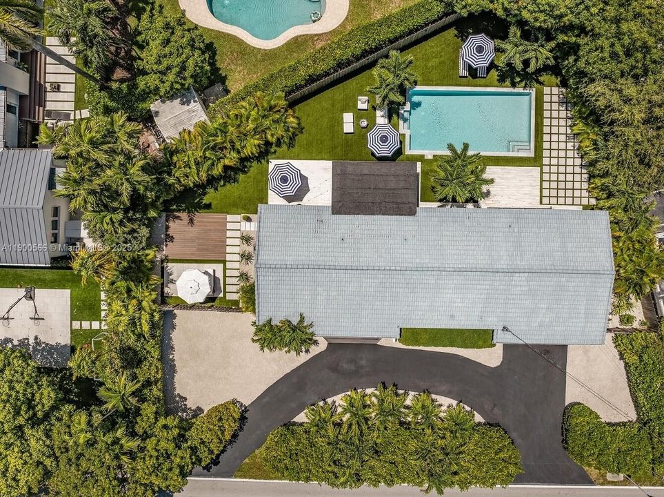 На продажу: $1,398,000 (2 спален, 2 ванн, 1265 Квадратных фут)