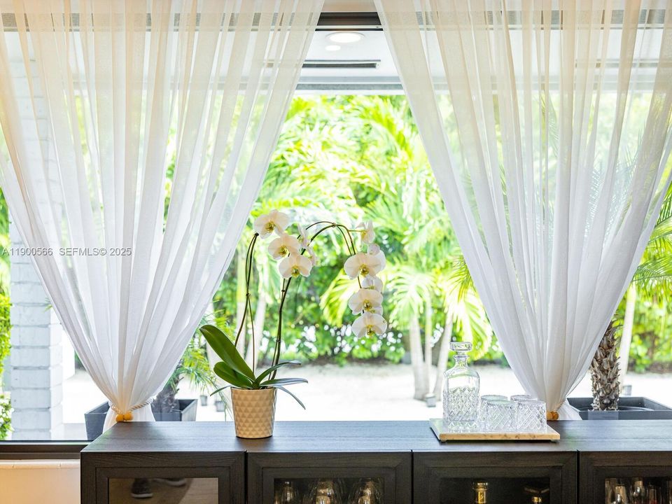 На продажу: $1,398,000 (2 спален, 2 ванн, 1265 Квадратных фут)