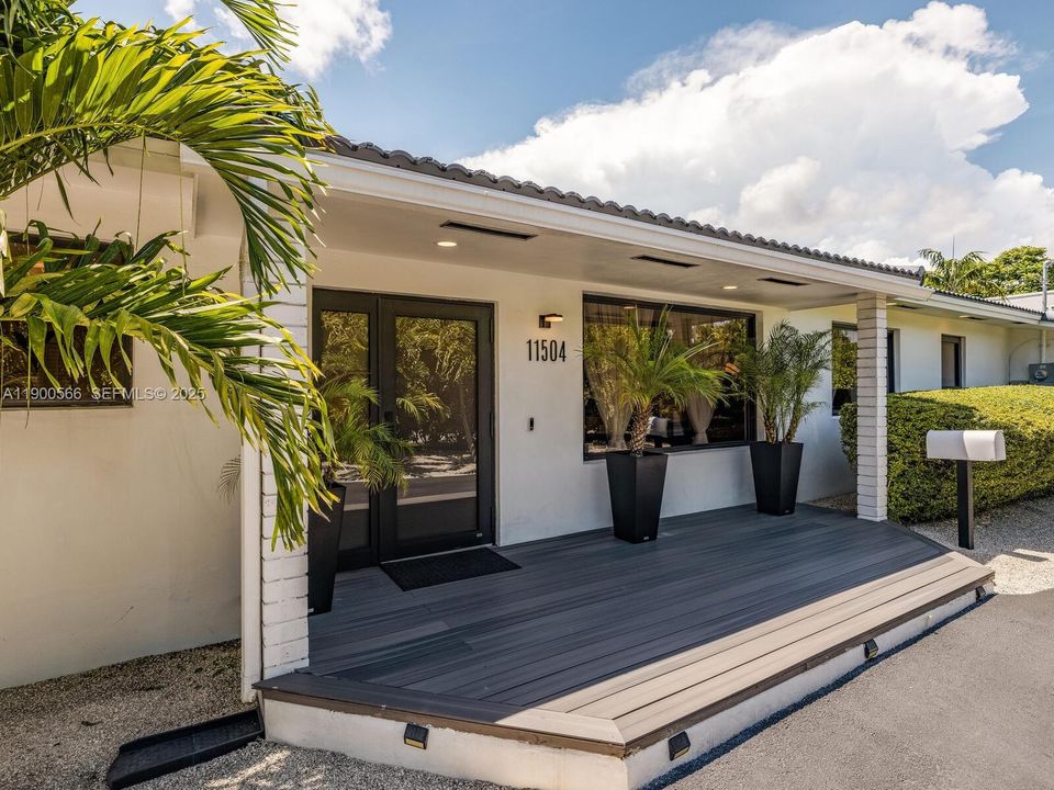 На продажу: $1,398,000 (2 спален, 2 ванн, 1265 Квадратных фут)