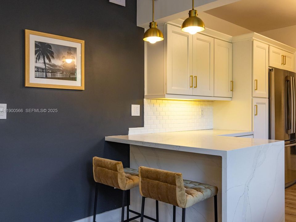 На продажу: $1,398,000 (2 спален, 2 ванн, 1265 Квадратных фут)