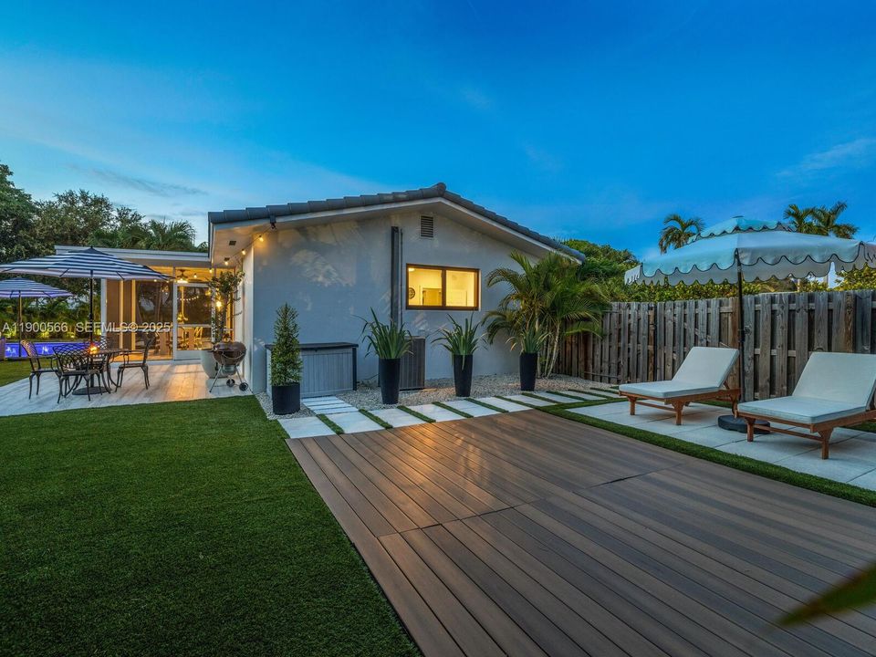 На продажу: $1,398,000 (2 спален, 2 ванн, 1265 Квадратных фут)