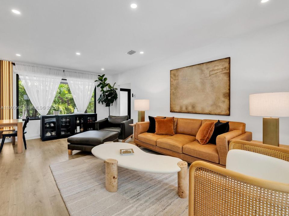 На продажу: $1,398,000 (2 спален, 2 ванн, 1265 Квадратных фут)