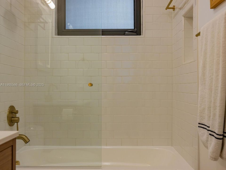 На продажу: $1,398,000 (2 спален, 2 ванн, 1265 Квадратных фут)