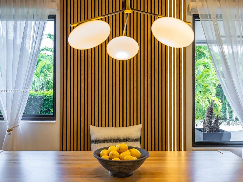 На продажу: $1,398,000 (2 спален, 2 ванн, 1265 Квадратных фут)