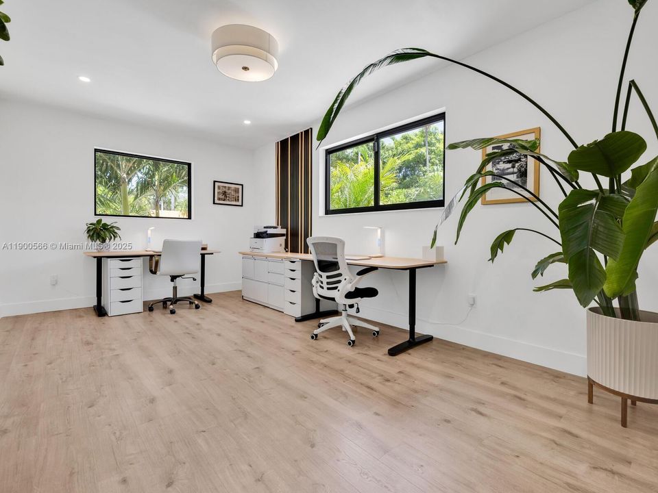 На продажу: $1,398,000 (2 спален, 2 ванн, 1265 Квадратных фут)