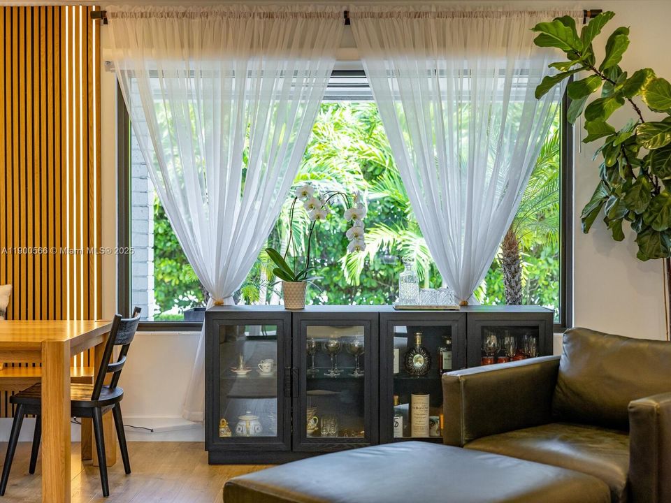 На продажу: $1,398,000 (2 спален, 2 ванн, 1265 Квадратных фут)