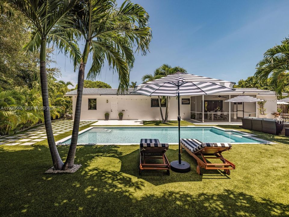 На продажу: $1,398,000 (2 спален, 2 ванн, 1265 Квадратных фут)