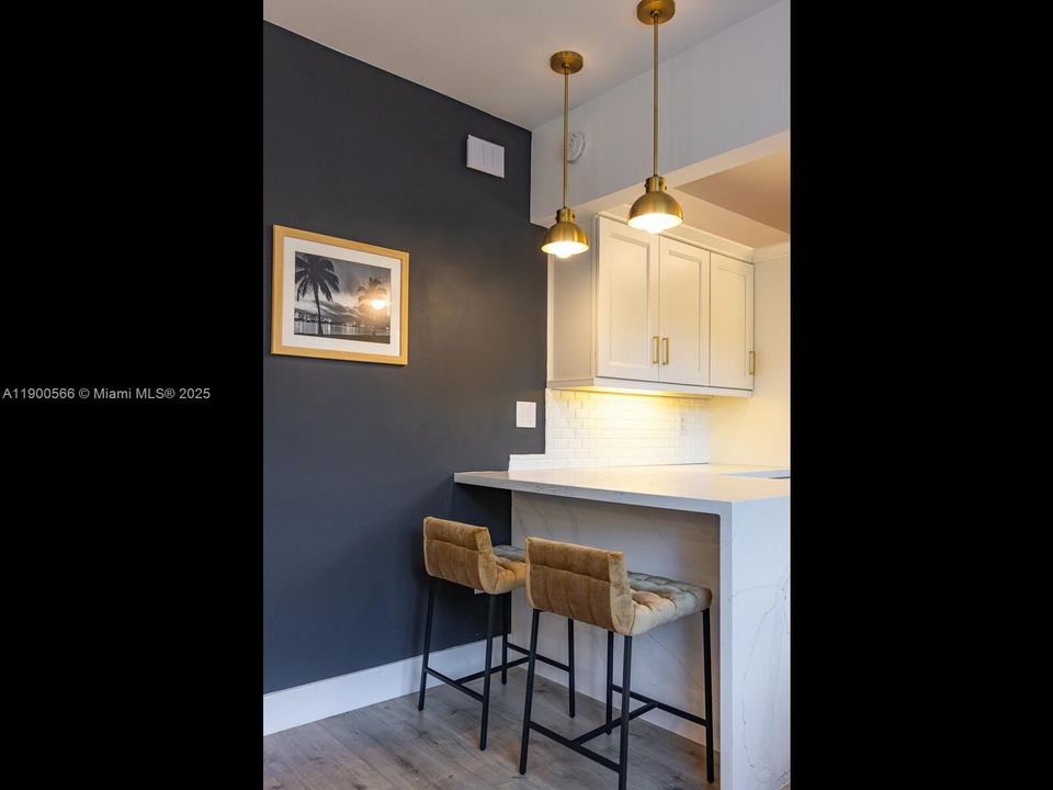 На продажу: $1,398,000 (2 спален, 2 ванн, 1265 Квадратных фут)