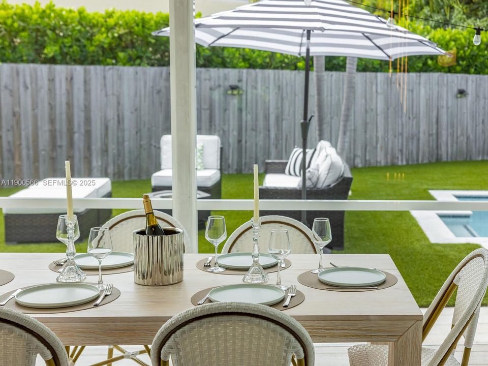 На продажу: $1,398,000 (2 спален, 2 ванн, 1265 Квадратных фут)