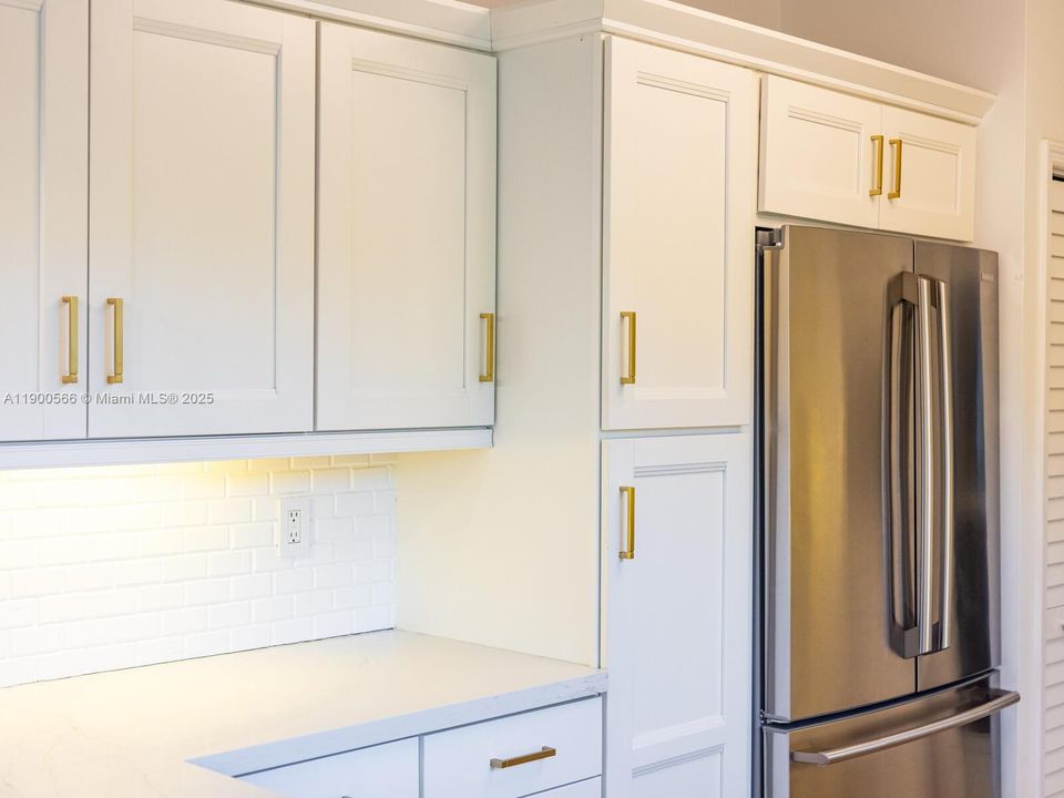 На продажу: $1,398,000 (2 спален, 2 ванн, 1265 Квадратных фут)