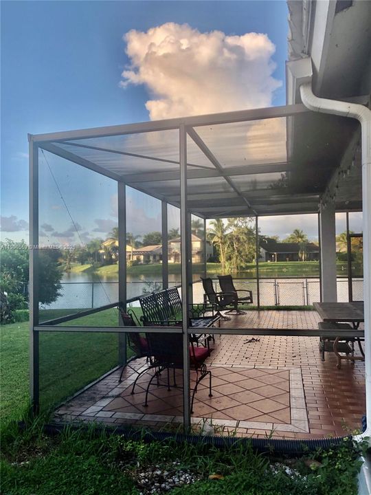 Recently Rented: $3,590 (3 beds, 2 baths, 1546 Square Feet)