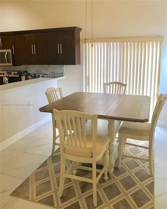 Recently Rented: $3,590 (3 beds, 2 baths, 1546 Square Feet)