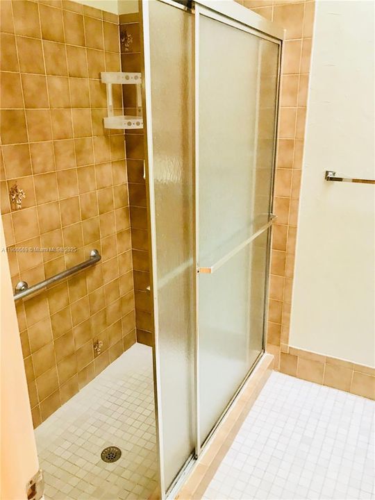 Recently Rented: $3,590 (3 beds, 2 baths, 1546 Square Feet)