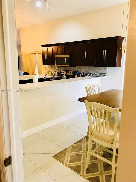 Recently Rented: $3,590 (3 beds, 2 baths, 1546 Square Feet)