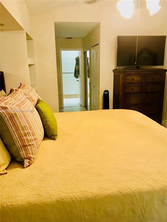 Recently Rented: $3,590 (3 beds, 2 baths, 1546 Square Feet)