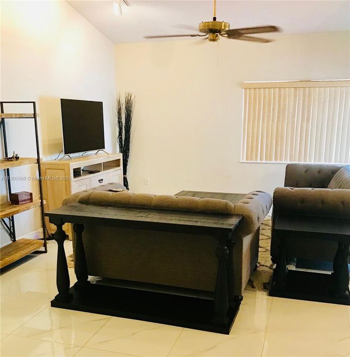 Recently Rented: $3,590 (3 beds, 2 baths, 1546 Square Feet)