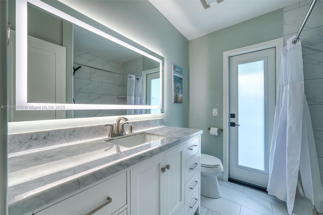 合同活跃: $769,200 (3 贝兹, 2 浴室, 1672 平方英尺)